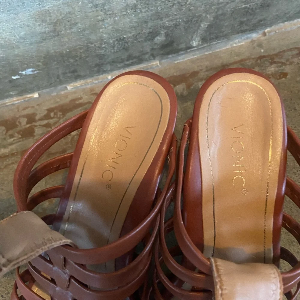 Vionic Tan Leather Strappy block heel Sandals - Picture 7 of 9